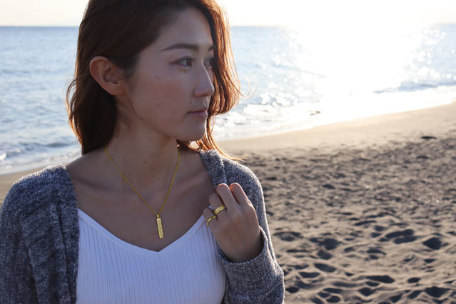 マイレリングを着用する女性