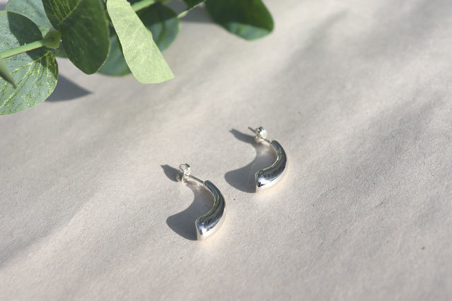 種ピアス